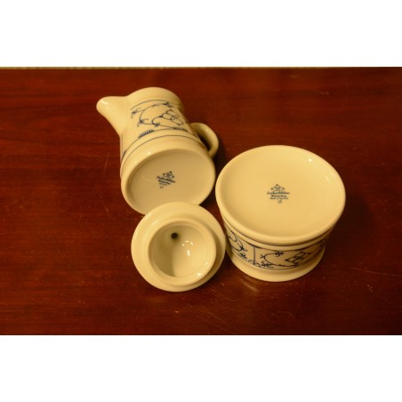 (n-4103/6) Winterling, Indischblau, õlelillemustriga koorekann ja suhkrutoos (n-4103/6) Winterling, Indischblau, õlelillemustriga koorekann ja suhkrutoos