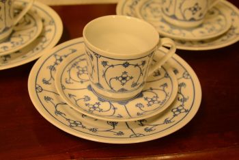 (n-4124/2)  Jäger Eisenberg Original Blau Saks, õlelillemustriga salatitaldrikud ja kohvitassid-taldrikud, komplekt 2