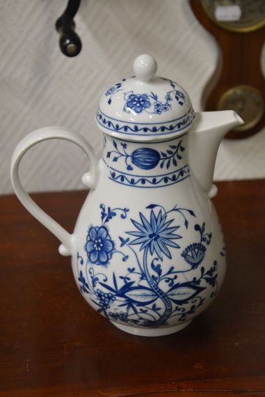 (n-4134) Kahla sibulamustriga kann