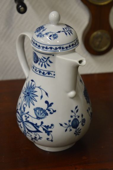 (n-4134) Kahla sibulamustriga kann