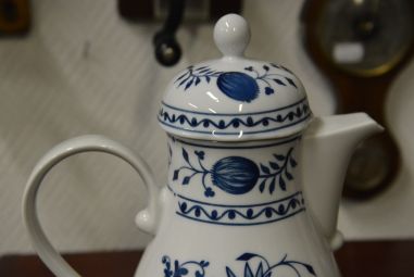 (n-4134) Kahla sibulamustriga kann