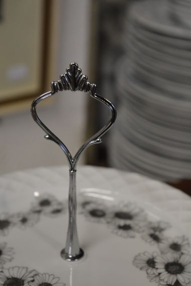 (n-4143) Thomas Porzellan, karikakardega korrusvaagen