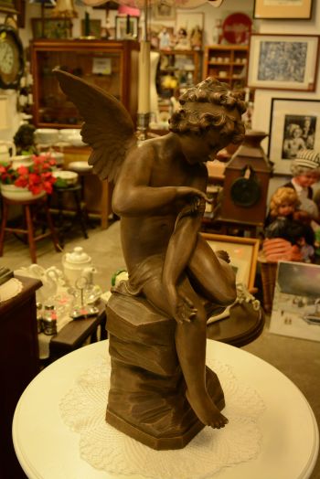 (7-579) Suur ingli kuju, signeeringuga 2