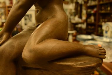 (7-579) Suur ingli kuju, signeeringuga