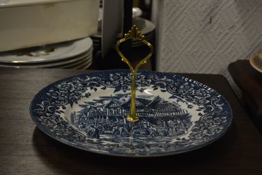 (n-4165) Royal  Tudor Ware, sangaga vaagen