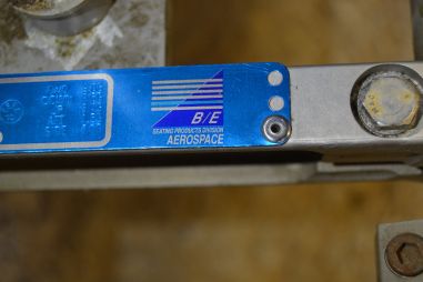 (L-90/4) Vanad  lennukiistmed