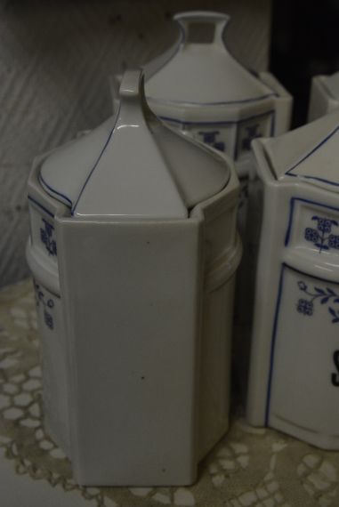 (n-453/1) Portselanist kuivainetoosid, komplekt 5tk