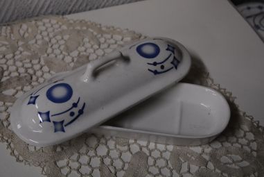 (11-211/2) AMC, keraamiline toos kaanega