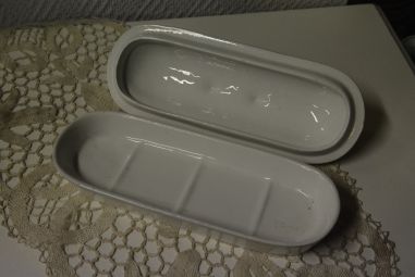 (11-211/2) AMC, keraamiline toos kaanega