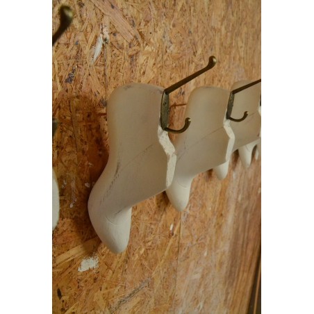 (n-001) Vanadest kingavormidest valged seinanagid