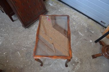 (11-551/3) Rotangiga diivanilaud