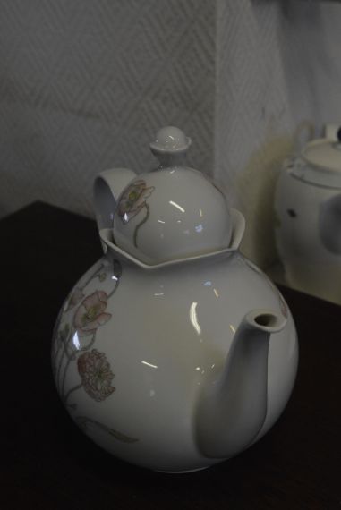 (n-4543/11) Gallo Galerie de Porcelaine Villeroy & Boch Group "Punane moon", kann