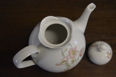 (n-4543/11) Gallo Galerie de Porcelaine Villeroy & Boch Group "Punane moon", kann