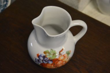 (n-4577)  Puuviljadega piimakann