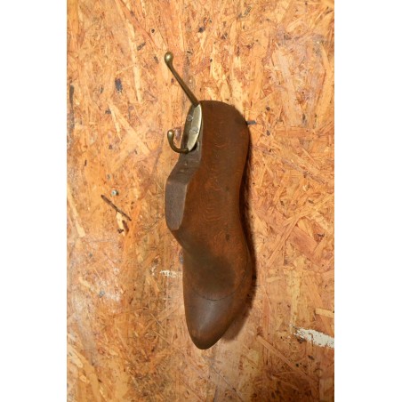 (8-036/3) Vanadest kingavormidest seinanagid