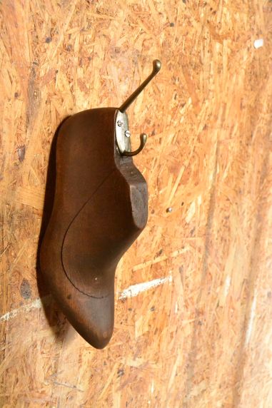 (8-036/3) Vanadest kingavormidest seinanagid