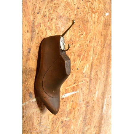 (8-036/3) Vanadest kingavormidest seinanagid