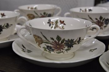 (n-4630/2) Wedgwood Etruria & Barlaston, puljongikausid-taldrikud, 6tk 2