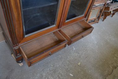 (11-515) Suur ustega riiulitega kapp, raamatukapp, riidekapp