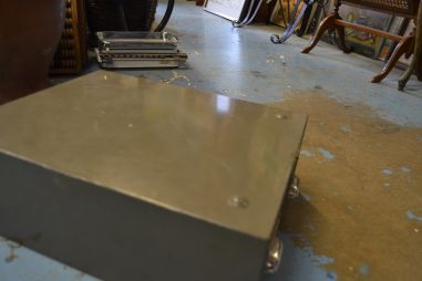 (11-074) Vana metallist kartoteegikapp