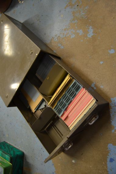 (11-074) Vana metallist kartoteegikapp