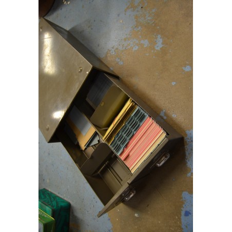 (11-074) Vana metallist kartoteegikapp