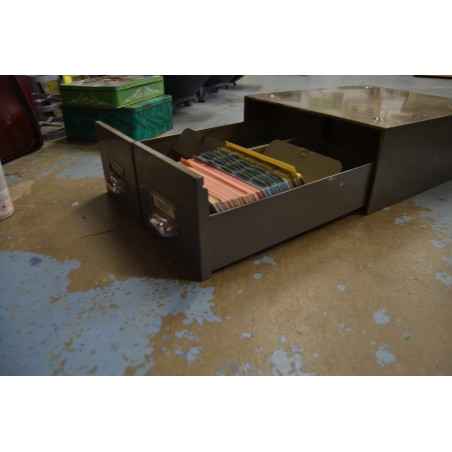 (11-074) Vana metallist kartoteegikapp