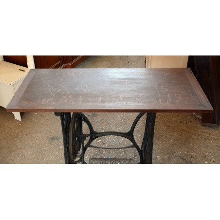 (11-077/4) Õmblusmasina jalal laud