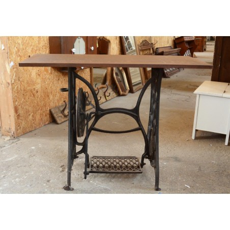 (11-077/4) Õmblusmasina jalal laud