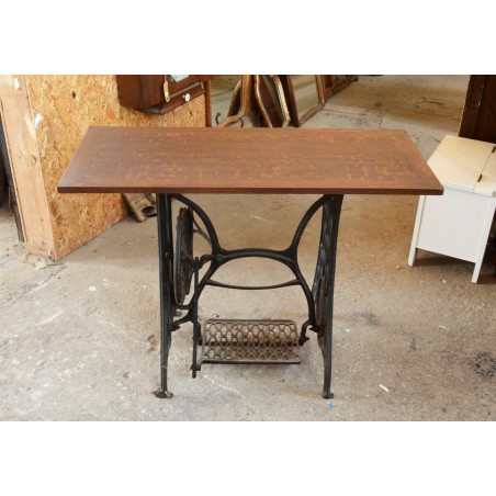 (11-077/4) Õmblusmasina jalal laud