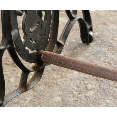 (11-077/6) Õmblusmasina jalgadel riiul (11-077/6) Õmblusmasina jalgadel riiul