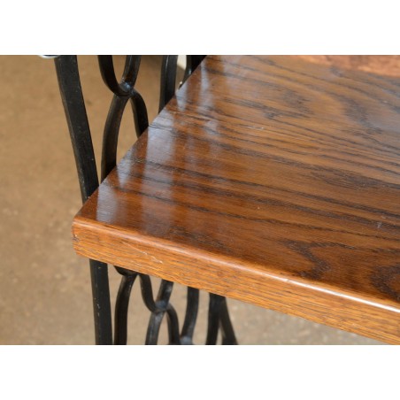 (11-077/6) Õmblusmasina jalgadel riiul (11-077/6) Õmblusmasina jalgadel riiul