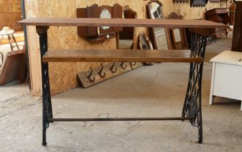 (11-077/6) Õmblusmasina jalgadel riiul 2