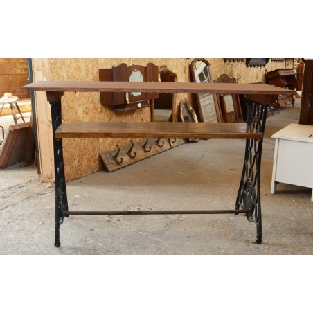 (11-077/6) Õmblusmasina jalgadel riiul (11-077/6) Õmblusmasina jalgadel riiul