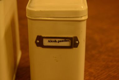 (n-3050/2) Vanad metallist apteegikarbid, 3tk