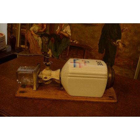 (10-731) HT Armin seinapealne kohviveski