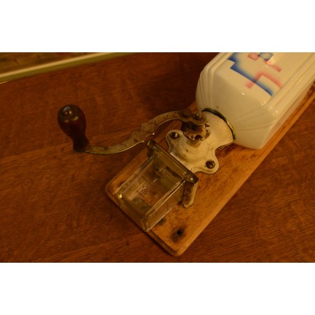 (10-731) HT Armin seinapealne kohviveski