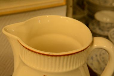 (n-3710) VEB Steingut Colditz kätepesukauss-kann