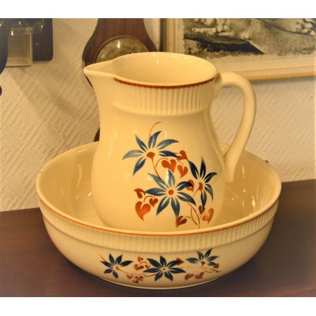 (n-3710) VEB Steingut Colditz kätepesukauss-kann