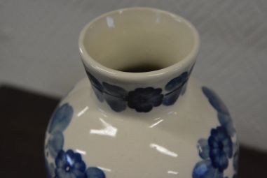 (n-4785) Wloclawek keramik, käsitsimaalitud vaas