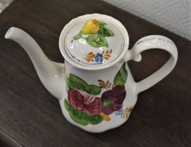 (n-4810/5) Simpsons LTD. Belle Fiore kohvikann käsitöö