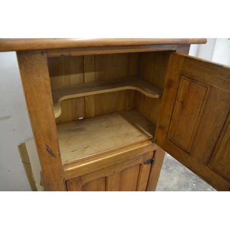 (12-008) Suurem rustikaalne kapp