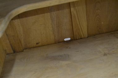 (12-008) Suurem rustikaalne kapp