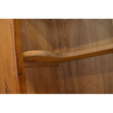 (12-008) Suurem rustikaalne kapp