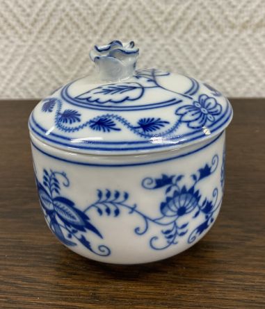 (n-4841/2) Bohemia Zwiebelmuster suhkrutoos ja koorekann