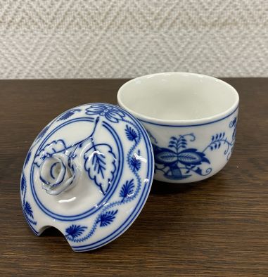 (n-4841/2) Bohemia Zwiebelmuster suhkrutoos ja koorekann