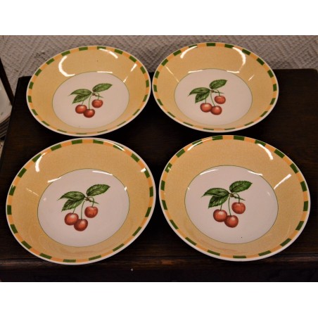 (n-4875)  Churchill kirssidega supi-pastataldrikud, 4tk (n-4875)  Churchill kirssidega supi-pastataldrikud, 4tk