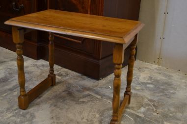 (n-5009/3) Väiksem lauake