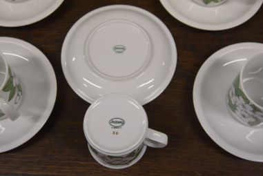 (n-4971/7) Azberg, õunapuuõitega kohvitassid-taldrikud, 5tk