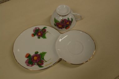 (n-5061) Krüsanteemidega huvitav kollektsioontass-taldrik "September"